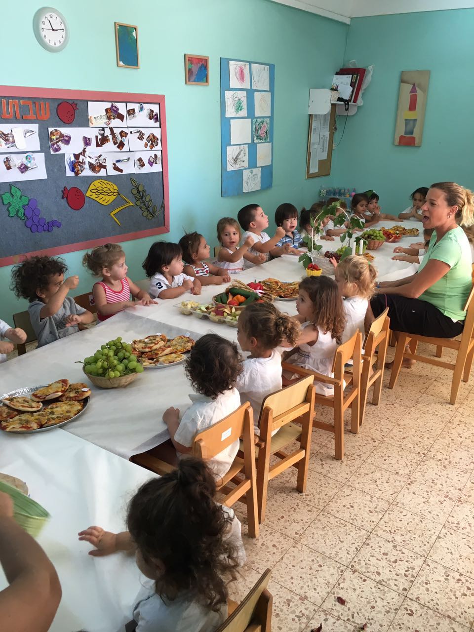 שבועות במעון יפית